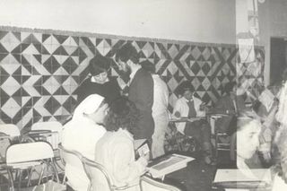 Estudiants de l’Escola Universitaria d’Infermeria d’Osona durant un curs d’introducció a l’administració d’infermeria.